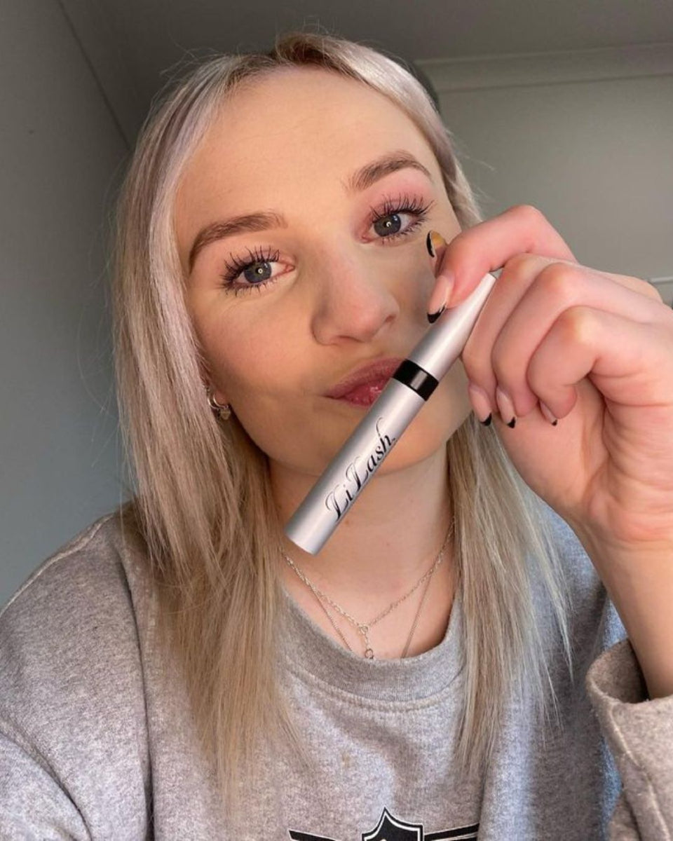 Load video: How I Got Longer, Fuller Lashes Using LiLash Beauty Purified Eyelash Serum